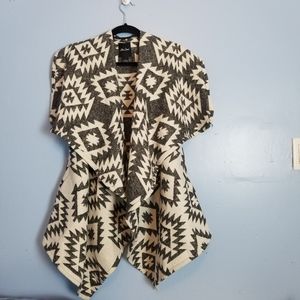 Me Jane Black & White Aztec Print Long Vest Large